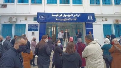 عوض تمتيعهم بحقوقهم: وزير المالية يفتري على أعوان الاستخلاص والجباية ويغالط الرأي العام