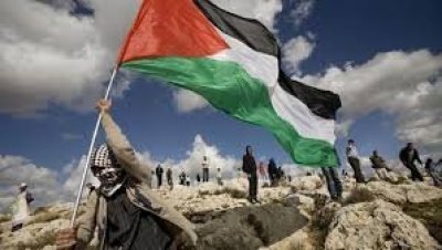 الاتحاد الجهوي للشغل بالقصرين يطالب بتسريع سن قانون تجريم التطبيع