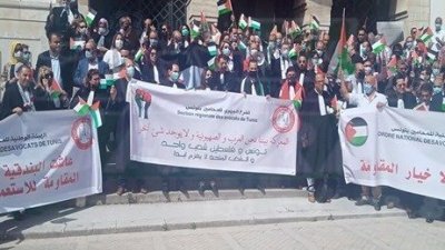 خلال وقفتهم التضامنية مع شعب فلسطين.. المحامون يتوعدون بمقاضاة الكيان الصهيوني دوليا على جرائمه