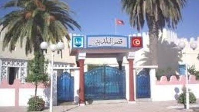 بعد المروج، بلدية الكرم تتدخل في طبربة..وفتحي العيوني يتحدث عن اضراب وهمي