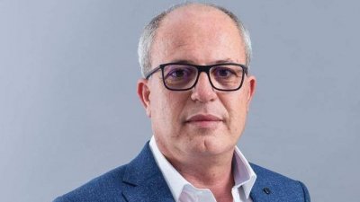 مطالبة الحكومة بتفسير إقالة رئيس هيئة مكافحة الفساد