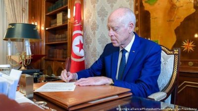 اليوم .. انتهاء الاجال الدستورية الممنوحة لرئيس الجمهورية لختم مشروع قانون تعديل المحكمة الدستورية