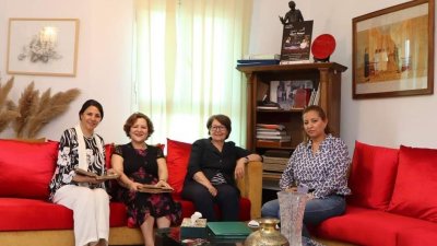 مخطوطات نفيسة لدار الكتب الوطنية أهدتها لها الأستاذة رابعة بن عاشور