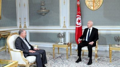 رئيس الجمهورية يدعو هذا المساء امين عام الاتحاد العام التونسي للشغل لمناقشة تعفن الوضع في البلاد