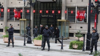 للتنديد بالاسلوب القمعي المنتهج..أحزاب ومنظمات تونسية تدعو الى التظاهر اليوم السبت امام وزارة الداخلية