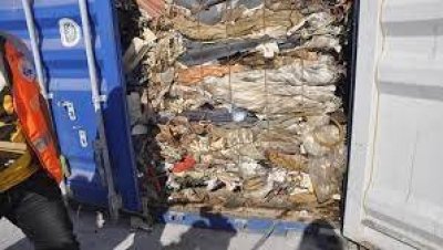 قضية النفايات الإيطالية: تدهور الوضع الصحي لوزير البيئة السابق وموقوفان يضربان عن الطعام