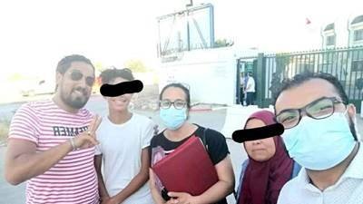 الإعتداء واقتياد والدة الطفل الذي تمت تعريته الى مركز الأمن بالسيجومي