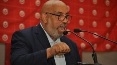 في تجمع التجاري بنك..نعمان الغربي: أعرافٌ اقتسموا الأرباح الخيالية وكدّسوا الغنائم ولم يقدّموا للشغيلة إلا الجحود