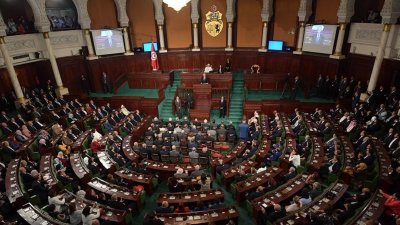الحكومة تصادق على مشروع قانون اساسي متعلق بتنظيم حالة الطوارئ الصحيّة وتحيله الى مجلس النواب.