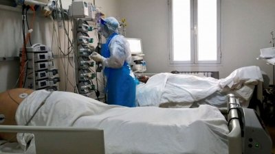 رئاسة الحكومة تنفي تسجيل أي انقطاع للأكسيجين