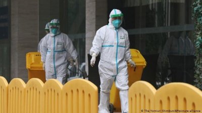 الصين ترفض التحقيق مجددا في مصير الكورونا وتدعو إلى عدم تسييس اللقاحات