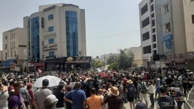 مناوشات بين الأمن والمحتجين في محيط باردو