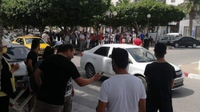 وسط تواجد امني مكثف: احتجاجات قرب مقر النهضة بنابل وشعارات مناهضة للحكومة