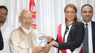 راشد الغنوشي يجتمع بعدد من رؤساء البلديات المحسوبين على حركة النهضة
