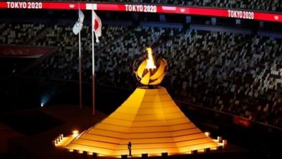أولمبياد طوكيو 2020 تختتم الاحد بتسليم الشعلة لمدينة باريس 2024