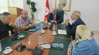 اتفاق حول إعادة نشاط المعامل الآلية بالساحل وألبان سيدي بوعلي