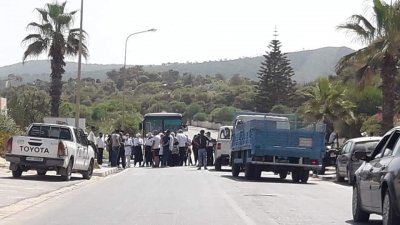 إثر غلق نزل المهاري بطبرقة: العمال يتحركون دفاعا عن مورد رزقهم وديمومة مؤسستهم