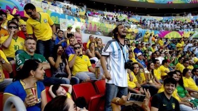 "كلاسيكو" البرازيل والأرجنتين بحضور 1500 مشجع فقط