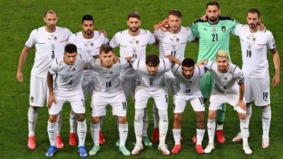 إيطاليا تحطم الرقم القياسي لعدد المباريات المتتالية دون هزيمة