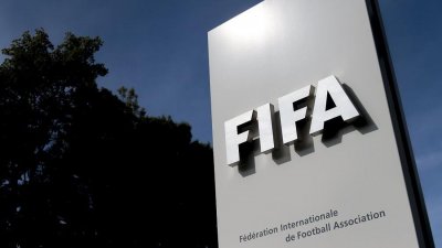 العنصرية تخطف انظار الفيفا من جديد