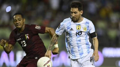 تصفيات أميركا الجنوبية: فوز البرازيل والأرجنتين وهاتريك لميسي