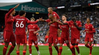 ليفربول يكمل انطلاقته الجيدة ويعود بثلاثية من ارض ليدز يونايتد