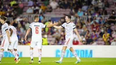 بايرن ميونيخ يواصل هيمنته على برشلونة وتعادل بنفيكا ودينامو كييف وليل وفولفسبورغ