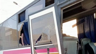 تهشيم بلور حافلات شركة سورتراس وحجز أخرى واعتداء على الاعوان في العقاربة وقرقور وجبنيانة والحنشة