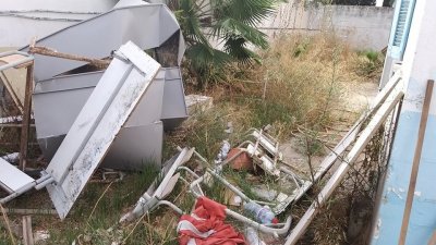 مدرسة خزندار الدندان..انطلاق اشغال ترميم القاعات وقت الدرس، فئران في الساحة وقمامة في كل مكان