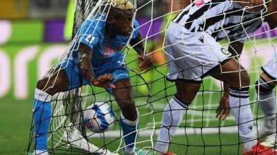 الدوري الايطالي: نابولي يواصل التألق بإسقاطه أودينيزي