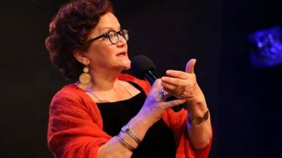 بعد 34 سنة على تأسيسه، ورغم رحيلها: زينب فرحات أيقونة التياترو دائما