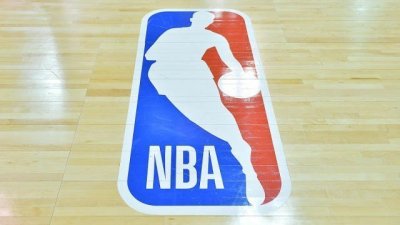 بين الدوافع الدينية ونظريات المؤامرة رفض لاعبي NBA للقاح كوفيد-19 يصاعد التوتر