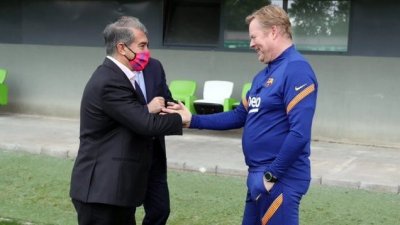 كومان مستمر مع برشلونة
