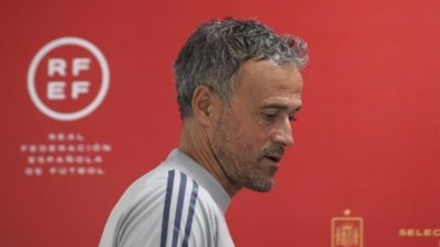 انريكي يستدعي موهبة برشلونة إلى قائمة منتخب اسبانيا