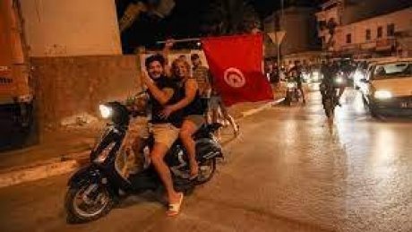 قيس سعيد لا يمكن أن يكون دكتاتورا حتى ولو أراد (4/4) : الاتحاد وإشكالية الاجتماعي والاقتصادي والسياسي