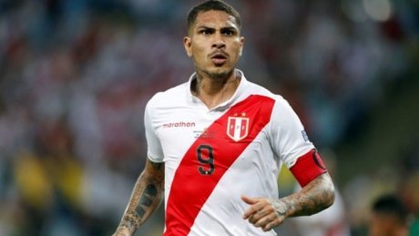 هداف منتخب بيرو يغيب عن مباراتي الارجنتين وبوليفيا