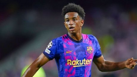 برشلونة يستعيد نجمه الشاب قبل موقعة فالنسيا