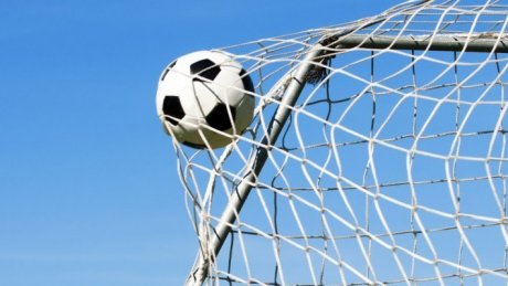 تحقيق في حق لاعب احتفل بهدف في مرماه في أوكرانيا