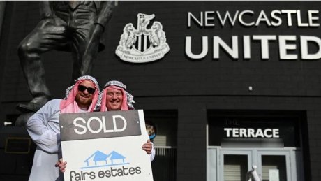 نيوكاسل الأنقليزي يدعو جماهيره إلى عدم ارتداء أغطية الرأس والملابس العربية
