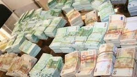موجودات العملة الصعبة في تونس تساوي 131 يوم توريد