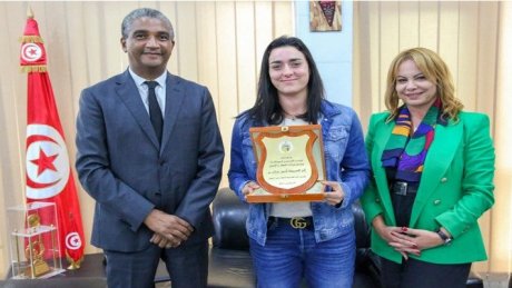 وزير الرياضة يستقبل لاعبة التنس أنس جابر