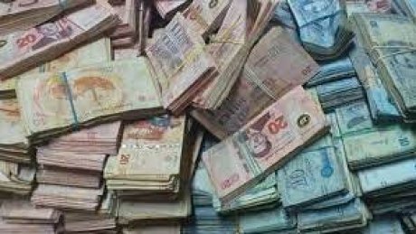 بطلب من المستثمرين: الاكتتاب في القسط الثالث من القرض الرقاعي إمكانية اعتماد نسبة فائدة متغيرة