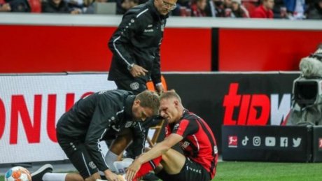 ليفركوزن يفقد مدافعه باكر 4 اسابيع