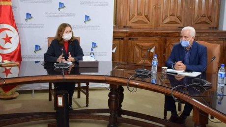 وزيرة التجهيز والإسكان تلتقي أعضاء الجامعة العامة للأشغال العمومية والإسكان والبيئة