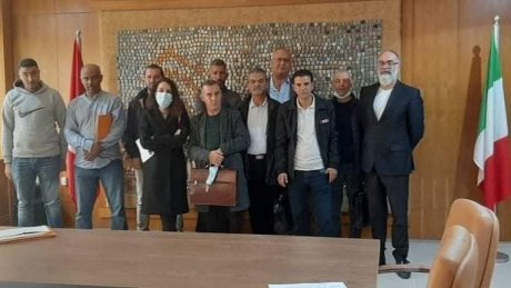 اتفاق على ضبط قائمة عمال النفط في تطاوين وتمديد اقامتهم حتى الانتهاء من تهيئة مقر جديد