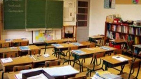نقابيو التعليم الثانوي بصفاقس يطالبون بصرف مستحقات الأساتذة في آجالها