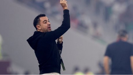 رابطة الليغا توافق على تسجيل تشافي مدربا لبرشلونة