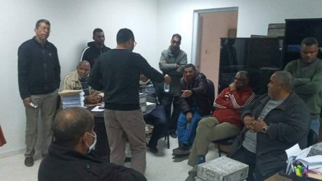 اعتصام مفتوح لعملة التربية بقبلي