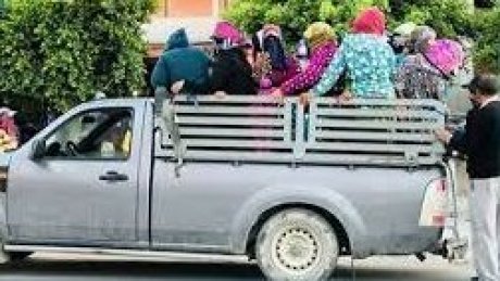 ماذا يجب أن تعرف عن الإطار القانوني لنقل العاملات الفلاحيات وساعات عملهن؟