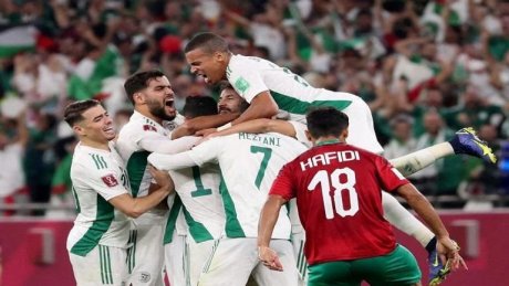 "وجبة عشاء" هدية تأهل منتخب الجزائر لنصف نهائي كأس العرب